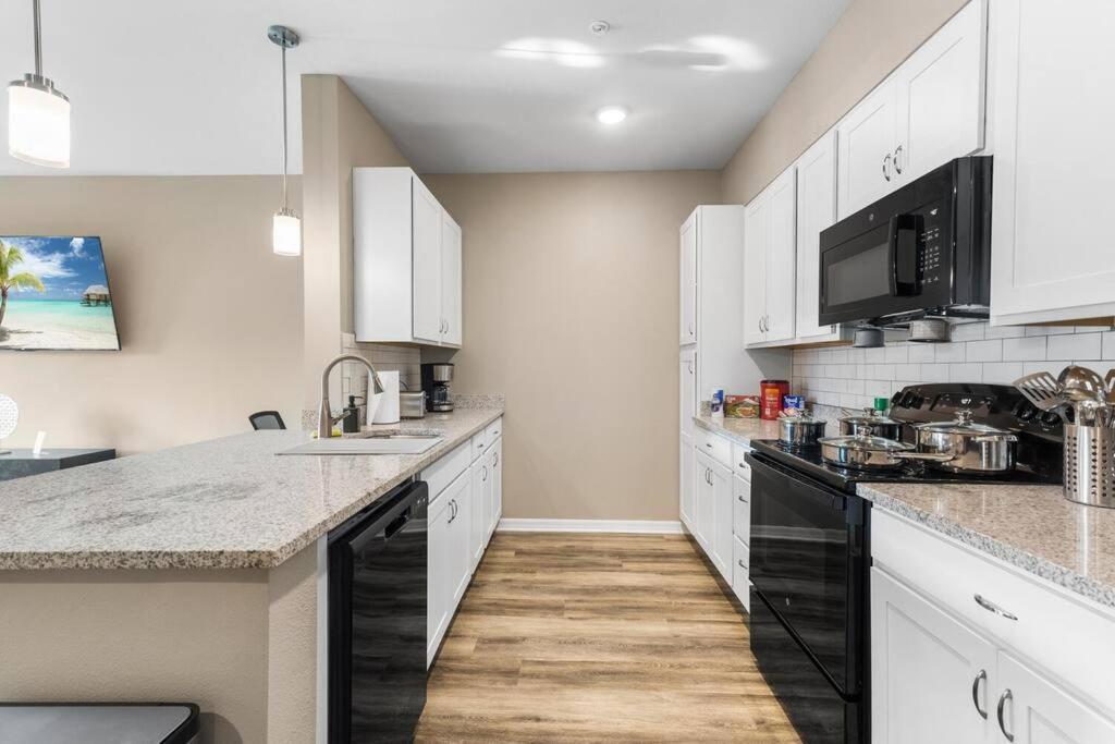 Elegant 1Br/1Ba Condo With Pool, Gym And Laundry 墨尔本 外观 照片