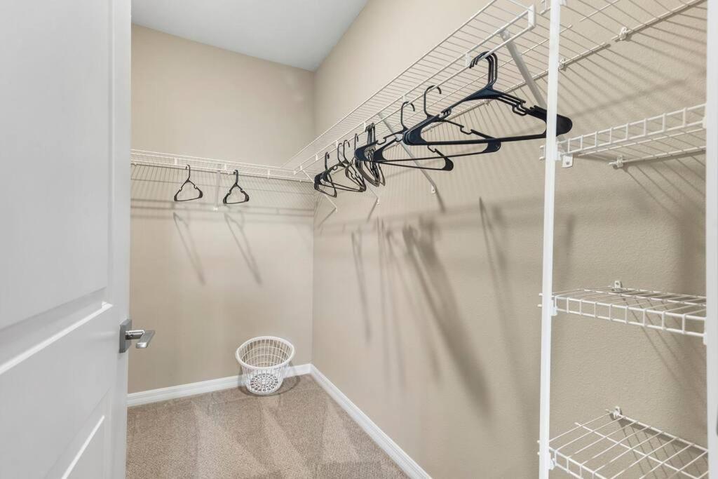 Elegant 1Br/1Ba Condo With Pool, Gym And Laundry 墨尔本 外观 照片