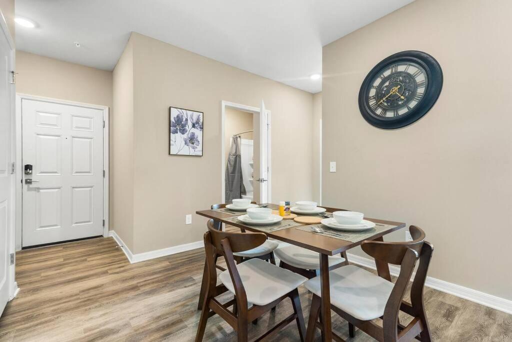 Elegant 1Br/1Ba Condo With Pool, Gym And Laundry 墨尔本 外观 照片