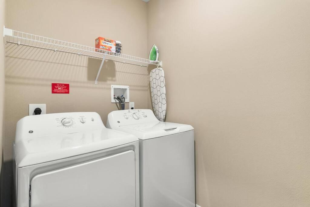 Elegant 1Br/1Ba Condo With Pool, Gym And Laundry 墨尔本 外观 照片