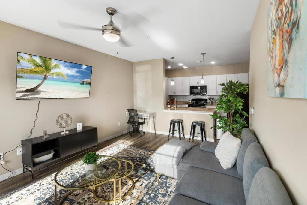 Elegant 1Br/1Ba Condo With Pool, Gym And Laundry 墨尔本 外观 照片